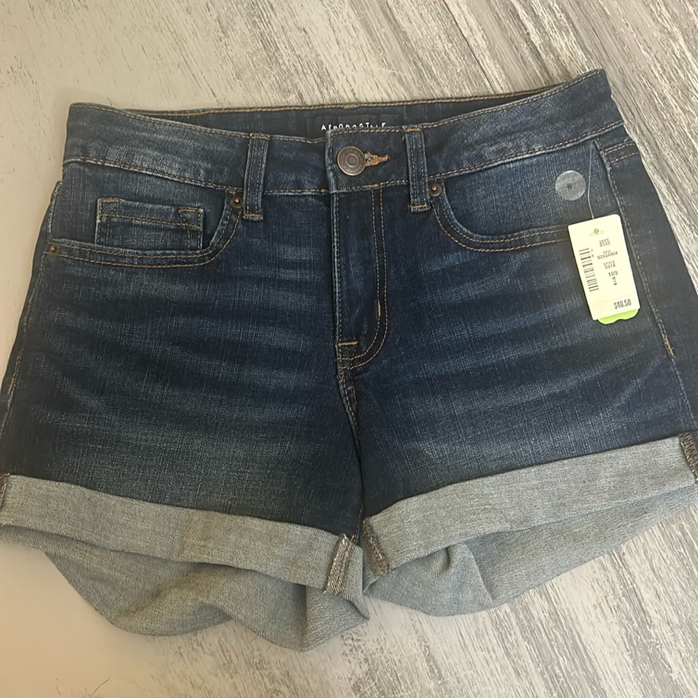 Dark wash Aero Aeropostale Jean shirts sz 6 low rise midi with stretch! NEW